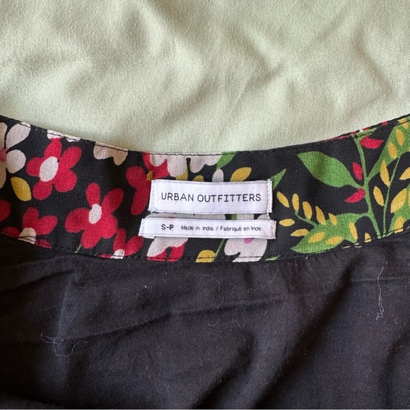 Urban Outfitters Flouncy Floral Mini Skirt in S - Picture 4 of 4